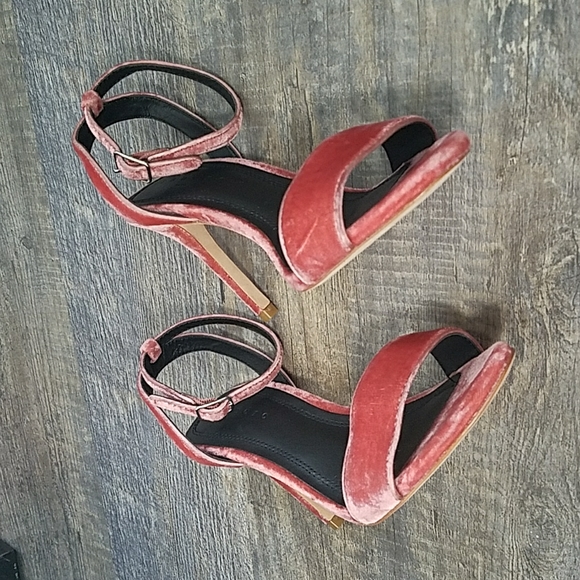 Sandro 36 or 6 Pink Velvet Tan bottom Buckle Ankle strap New without Tags Box - Picture 4 of 16